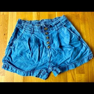 High waisted, soft shorts